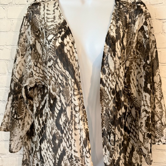 Turquoise Haven kimono - Picture 2 of 7